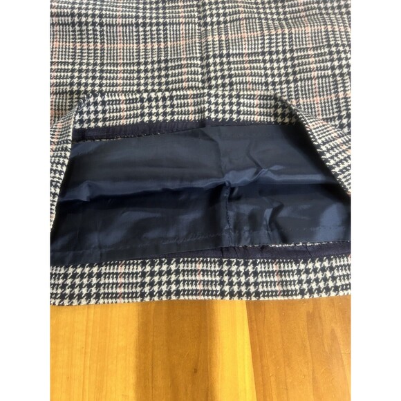 Pendleton Women’s Pencil Skirt Size 6 Vintage Wool Houndstooth Button Closure. - Picture 8 of 9